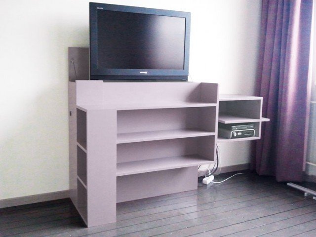 DIY TV stand with lift 'Javier' made by