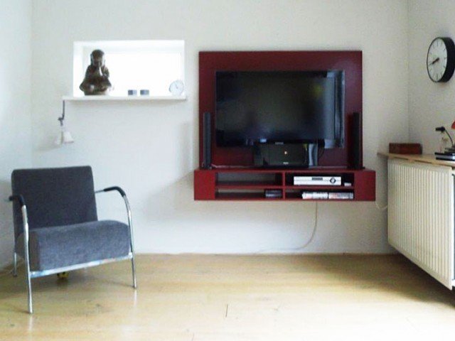 DIY floating TV cabinet 'Penelope' made by