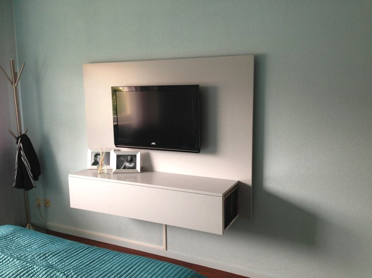 DIY floating TV cabinet 'Penelope' made by