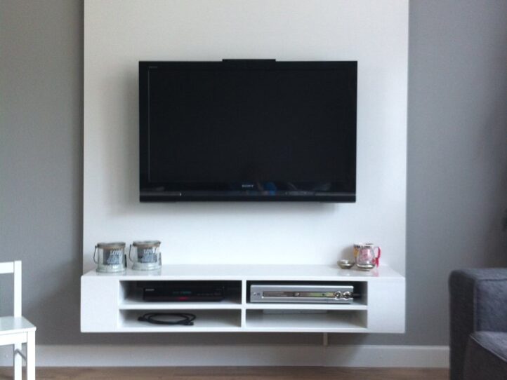 DIY floating TV cabinet 'Penelope' made by