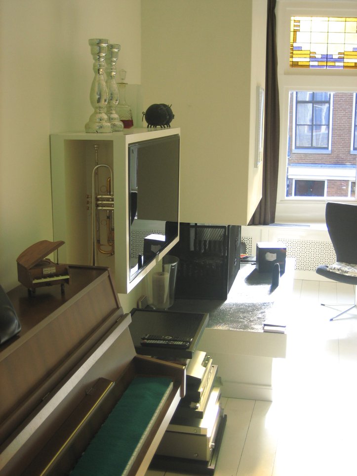 DIY floating TV cabinet 'Penelope' made by