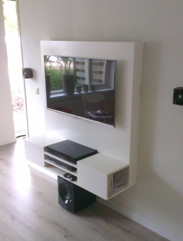 DIY floating TV cabinet 'Penelope' made by