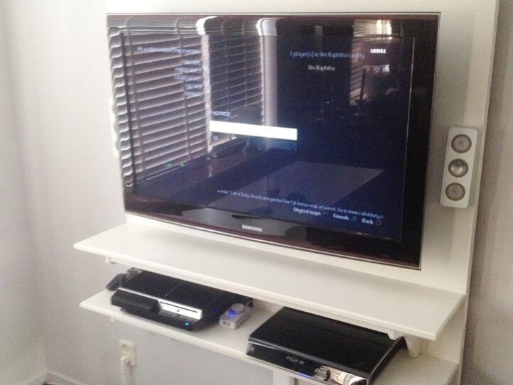 DIY floating TV cabinet 'Penelope' made by