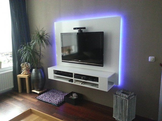 DIY floating TV cabinet 'Penelope' made by