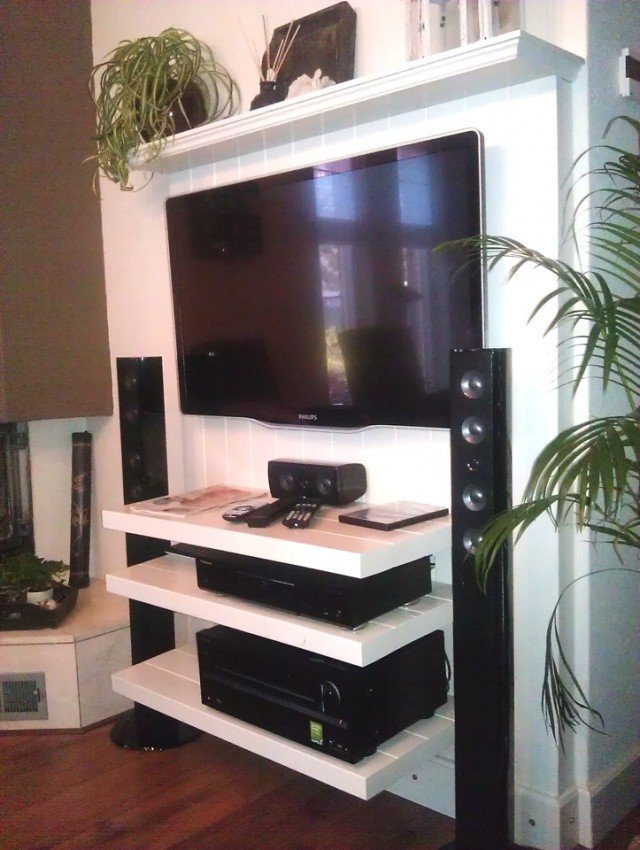 DIY floating TV cabinet 'Penelope' made by