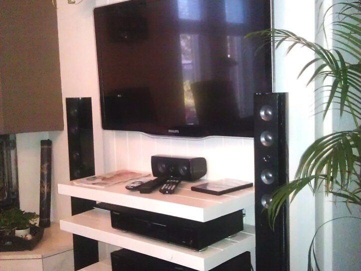DIY floating TV cabinet 'Penelope' made by
