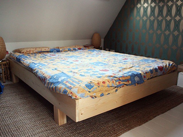 Photo DIY double bed 'Azobe' by