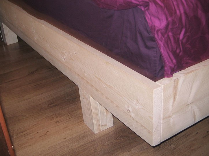 Photo DIY double bed 'Azobe' by