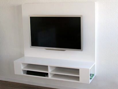 Photo DIY floating TV stand 'Penelope' by