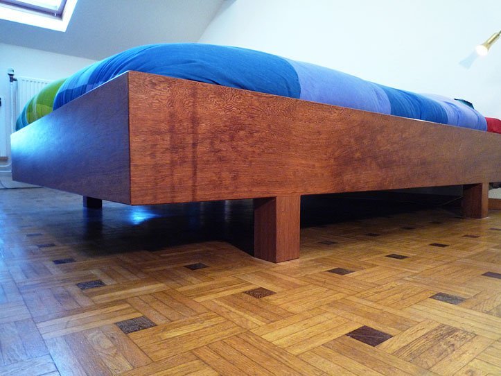 Photo DIY double bed 'Azobe' by