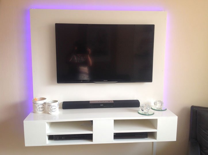 DIY floating TV cabinet 'Penelope' made by