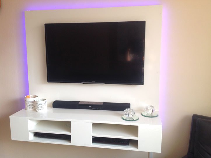 DIY floating TV cabinet 'Penelope' made by