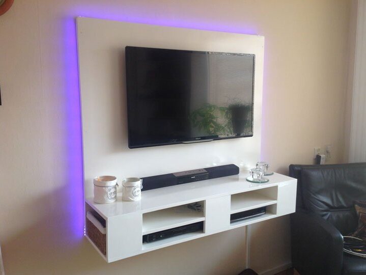 DIY floating TV cabinet 'Penelope' made by