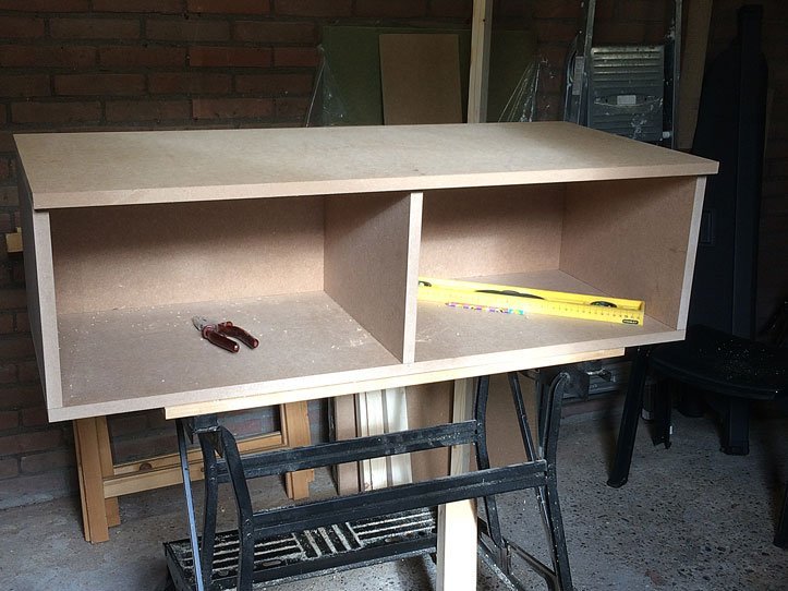 DIY floating TV stand 'Arturo' made by