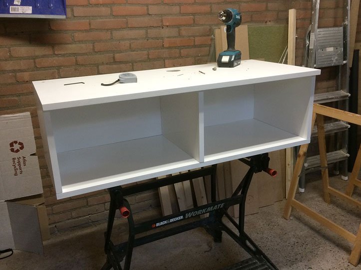 DIY floating TV stand 'Arturo' made by