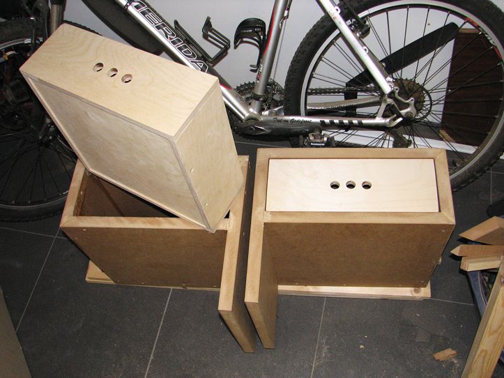 Photo DIY double bed 'Azobe' by