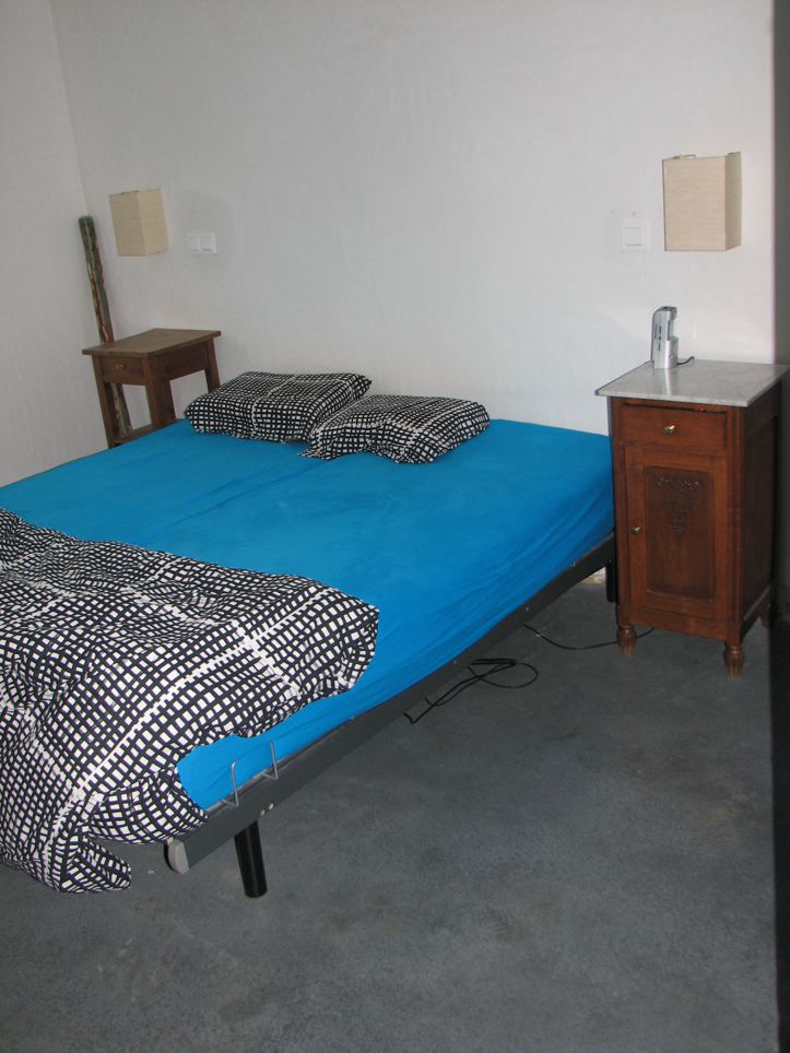 Photo DIY double bed 'Azobe' by