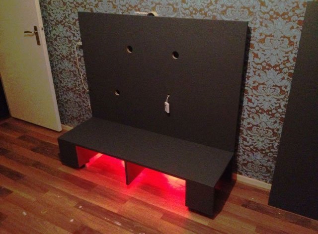 DIY floating TV cabinet 'Penelope' made by