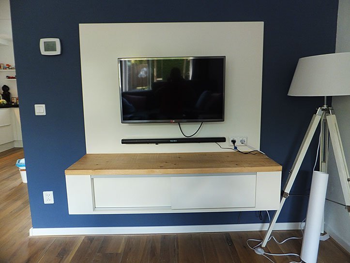 DIY floating TV cabinet 'Penelope' made by