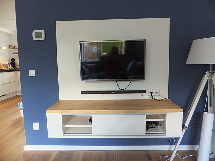 DIY floating TV cabinet 'Penelope' made by