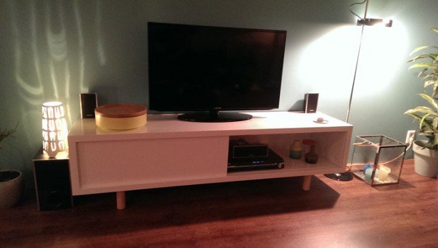 DIY floating TV stand 'Arturo' made by
