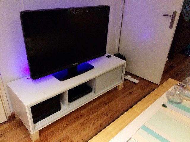 DIY floating TV stand 'Arturo' made by