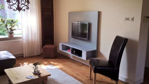 DIY floating TV cabinet 'Penelope' made by