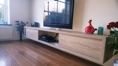DIY-hanging-tv-cabinet-ArturoXL-by-Kees-P