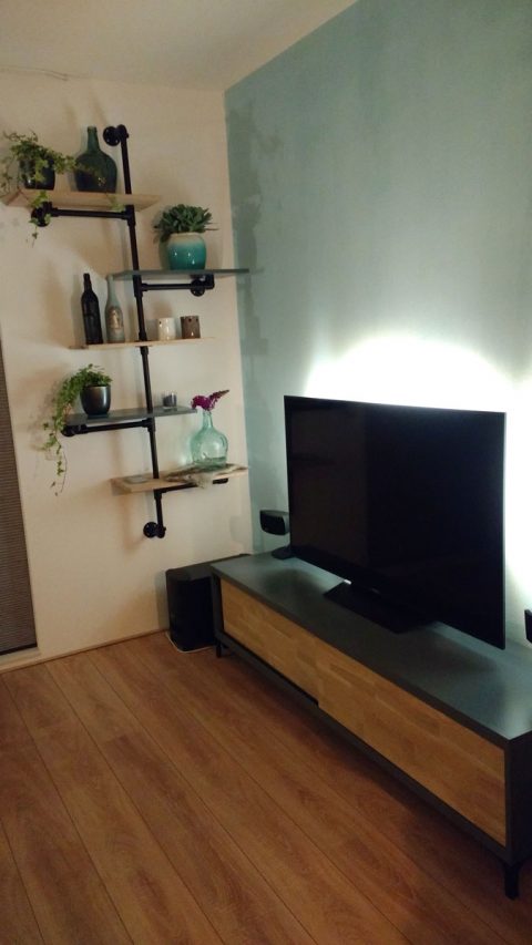 DIY-tv-stand-Arturo-Lutina