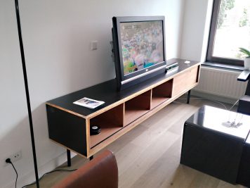 DIY-tv-stand-ArturoXL-Stefan
